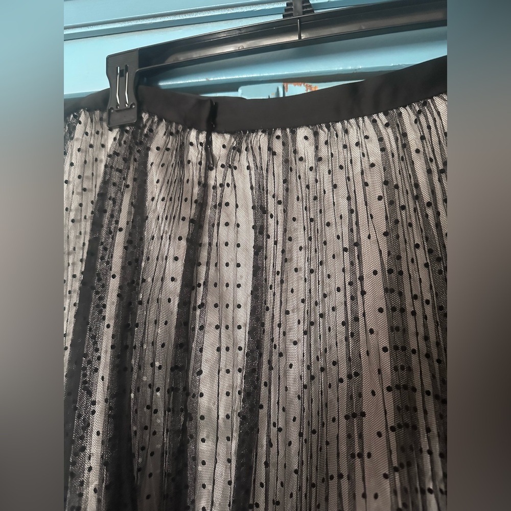 White House Black Market Black and White Tulle A-Line Skirt - Picture 5 of 10
